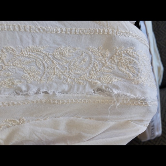 White Indian style dress and pants - Picture 5 of 5